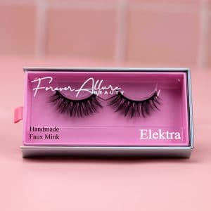 Elektra magnetic lashes on a white background, part of our glam magnetic eyelash range